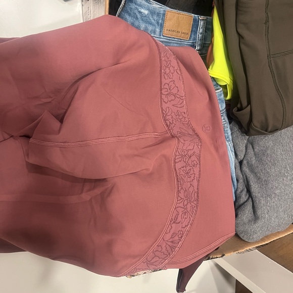 lululemon plumful leggings with lace accent, size six like new. wunder unders - Picture 3 of 6